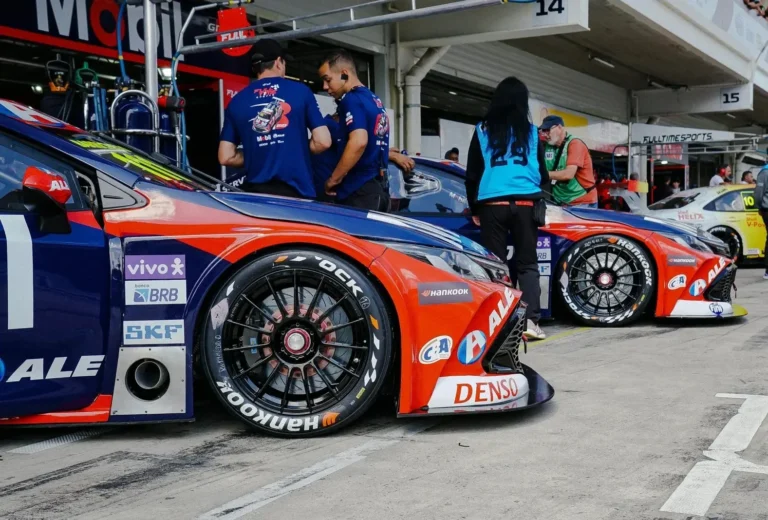 Cómo preparar tu coche para carreras de drift, rally y circuito: Guía completa